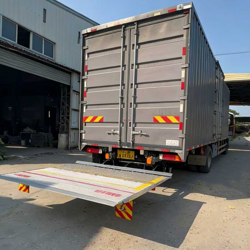 Hidden Folding Tailgate