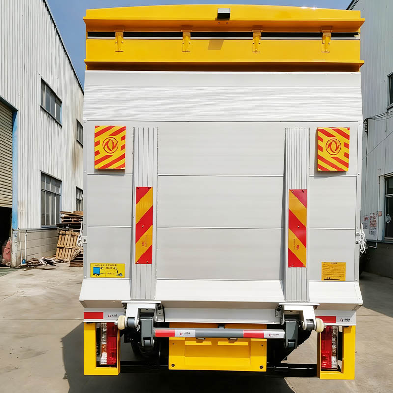 How does the lightweight yet strong design of an aluminum alloy tailgate contribute to better fuel efficiency without compromising load-bearing capacity?